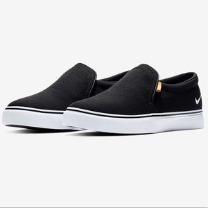 Nike Court Royale AC Women's Slip-Ons